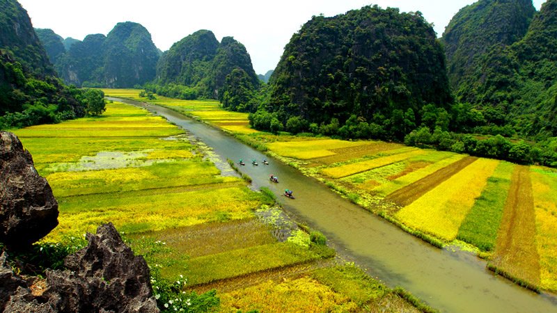 Bắc[-]Bộ[-]có[-]mưa[-]rào[-]và[-]dông,[-]khả[-]năng[-]cao[-]xảy[-]ra[-]tố,[-]lốc,[-]mưa[-]đá[-]và[-]gió[-]giật[-]mạnh[-]